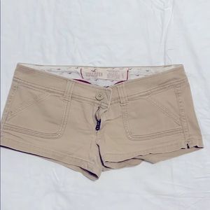 COPY - Hollister khaki mini shorts